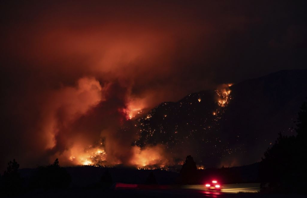 Incendios forestales calientan más el oeste de Canadá
