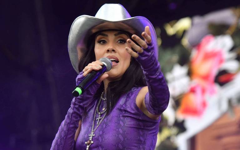 Festival Arre arrancó con las actuaciones de Vivir Quintana y Sandra Echeverría