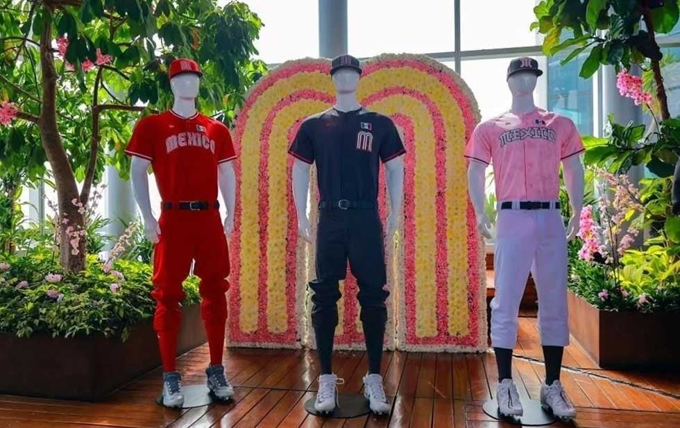 Presenta México uniformes para el Premier12 de beisbol